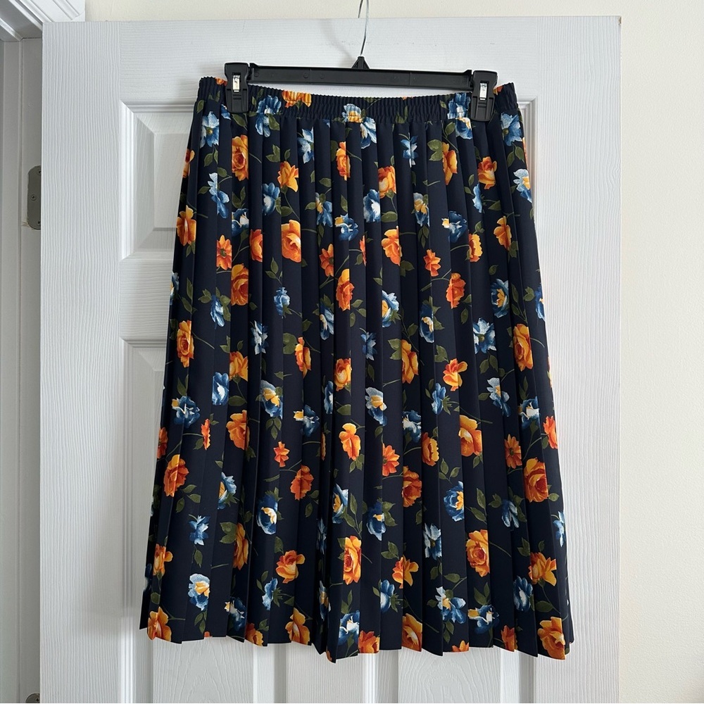 Size L Vintage Carroll Reed Women’s Navy Floral Pleated Midi Skirt - Picture 2 of 6